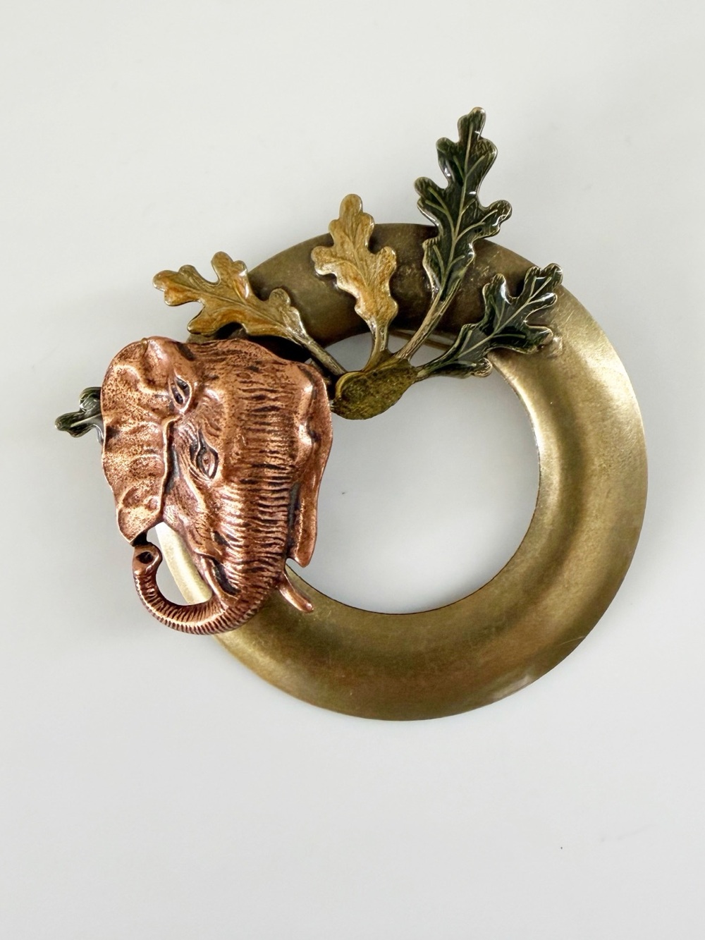 Elephant Leafs Vintage Round Circle Brooch Pin